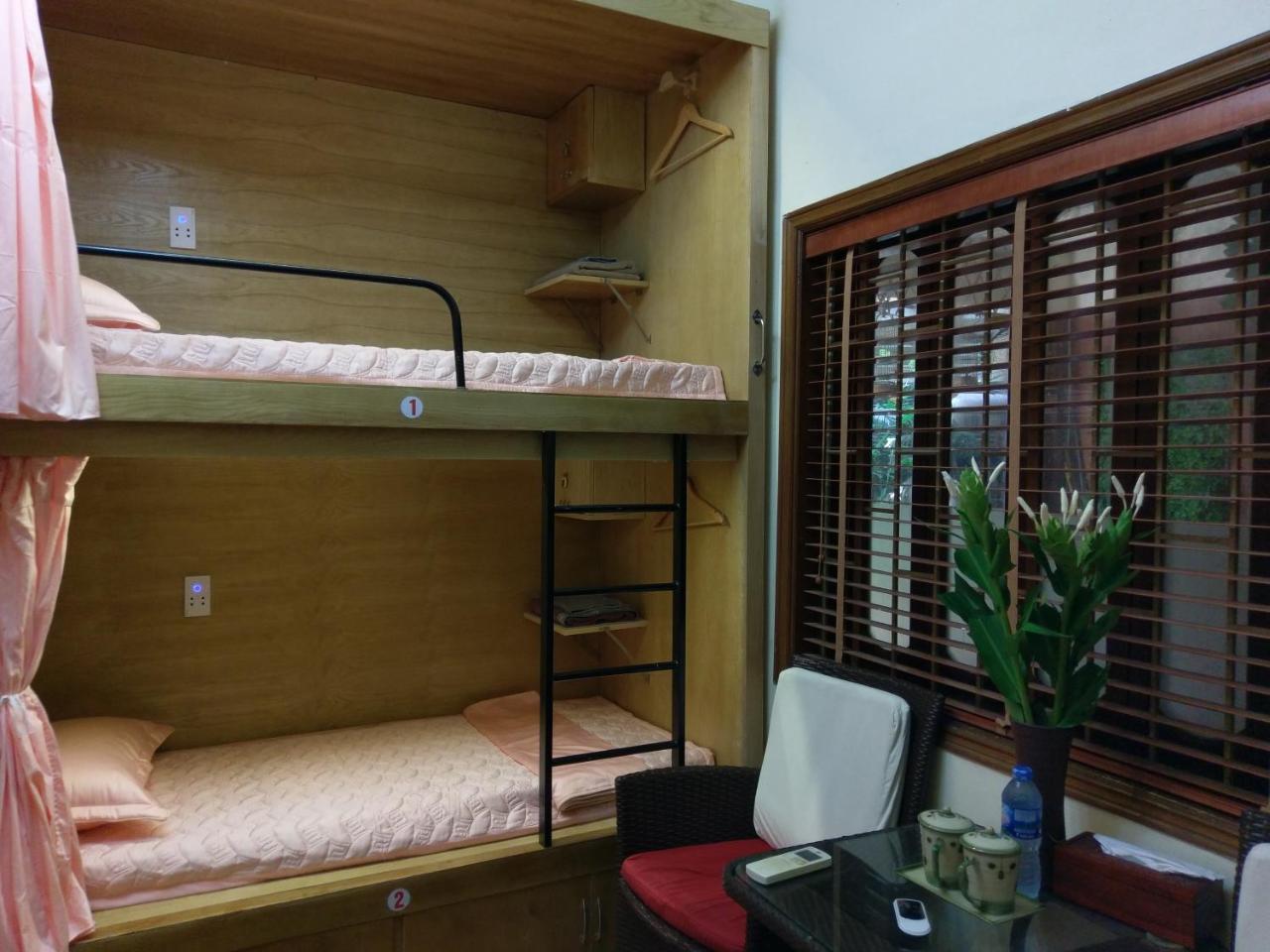 Capsule Hanoi Hostel Exterior photo